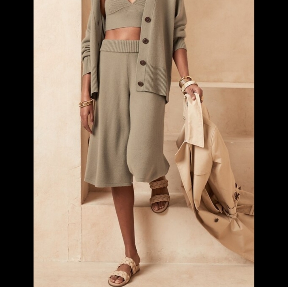 NWT Banana Republic Cashmere Coulottes